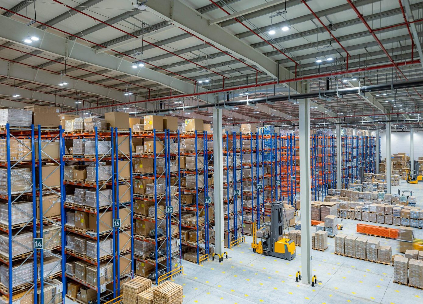 DB Schenker Global Logistics Solutions Dubai Warehouse photographer storage photography distribution industrial factory Qatar Doha 01