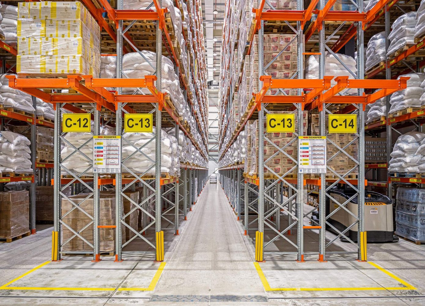 Dubai Warehouse photographer storage photography distribution industrial factory Kuwait Bahrain Oman01