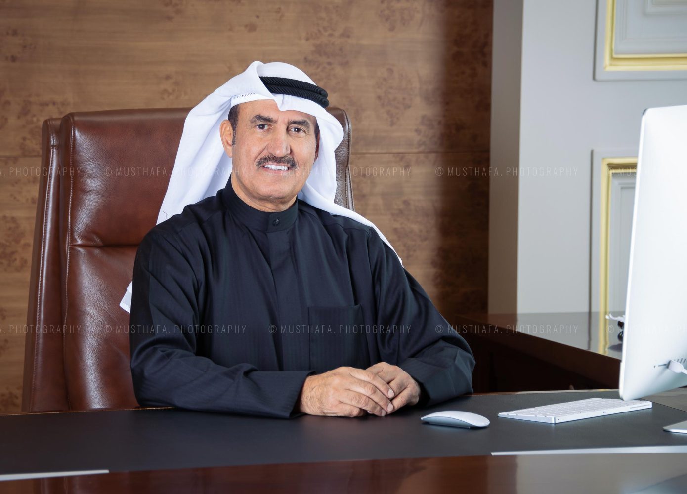 Editorial Corporate on desk Office Environmental Lifestyle Portrait Photography Abu Dhabi Kuwait Dubai UAE 01